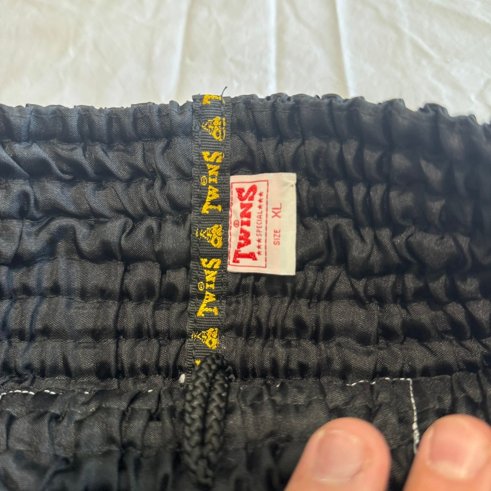 Twins Special Muay Thai Shorts Black Red Nogueira Boxing MMA Kickboxing Mens - Picture 8 of 13